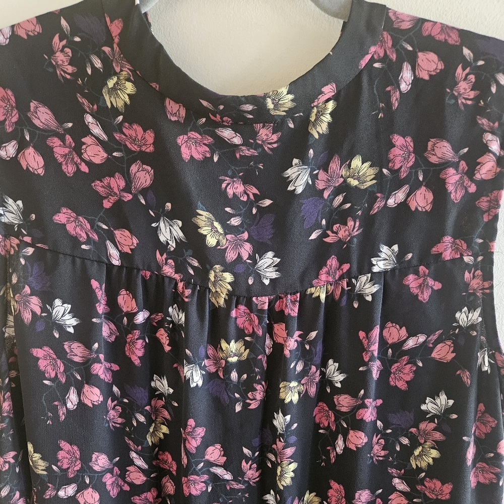 Vince Camuto Black Floral Blouse - Picture 7 of 7